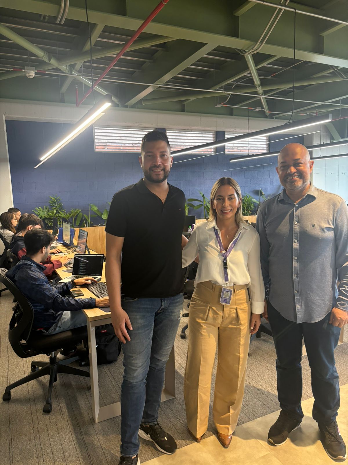 Visita a oficina de tecnología